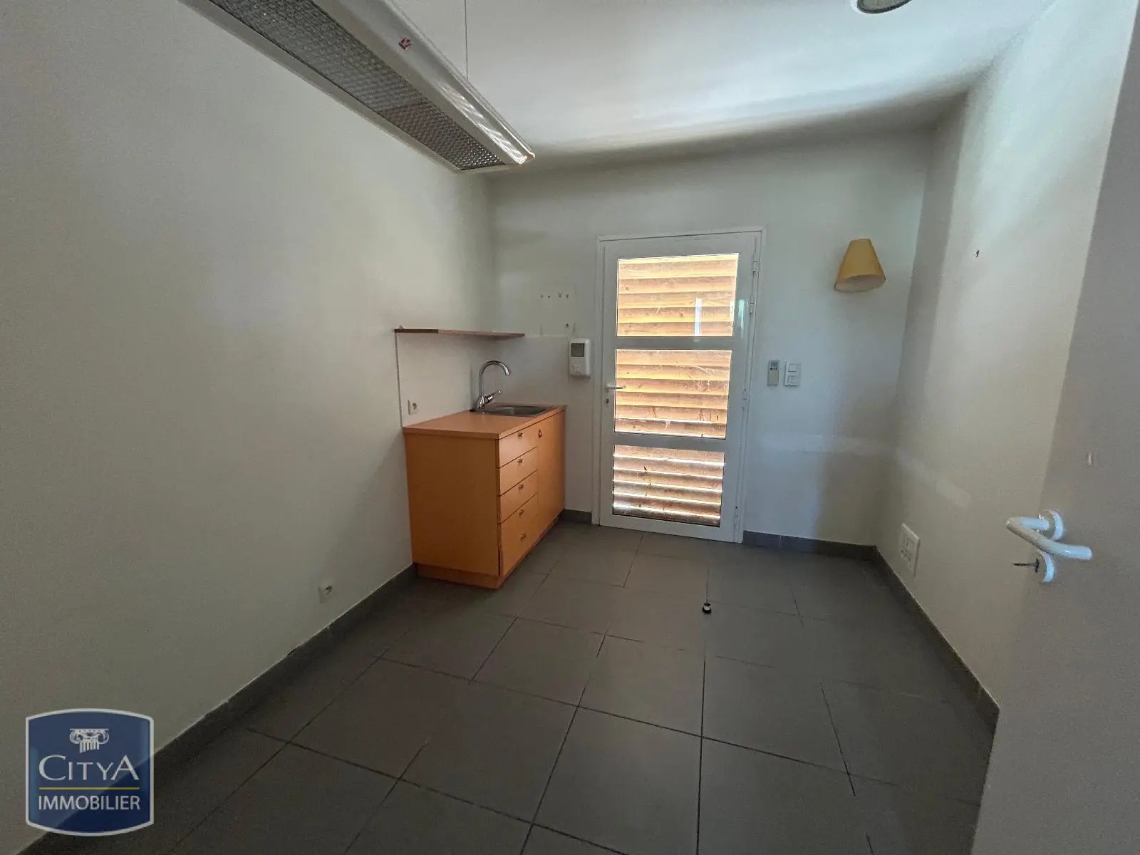 Photo 6 Local Professionnel 158m²