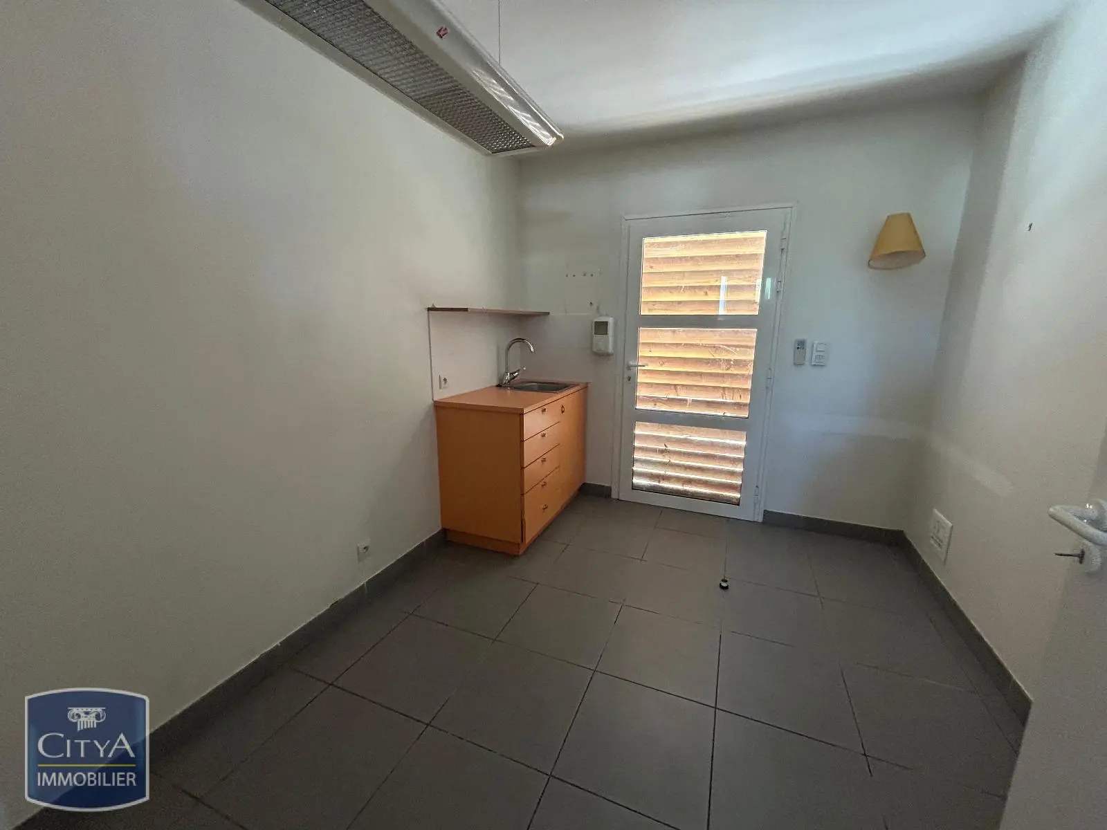 Photo 7 Local Professionnel 158m²