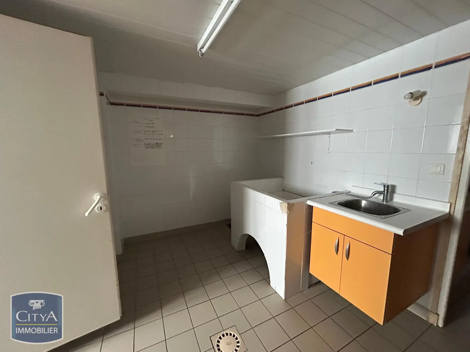 Photo 8 Local Professionnel 158m²
