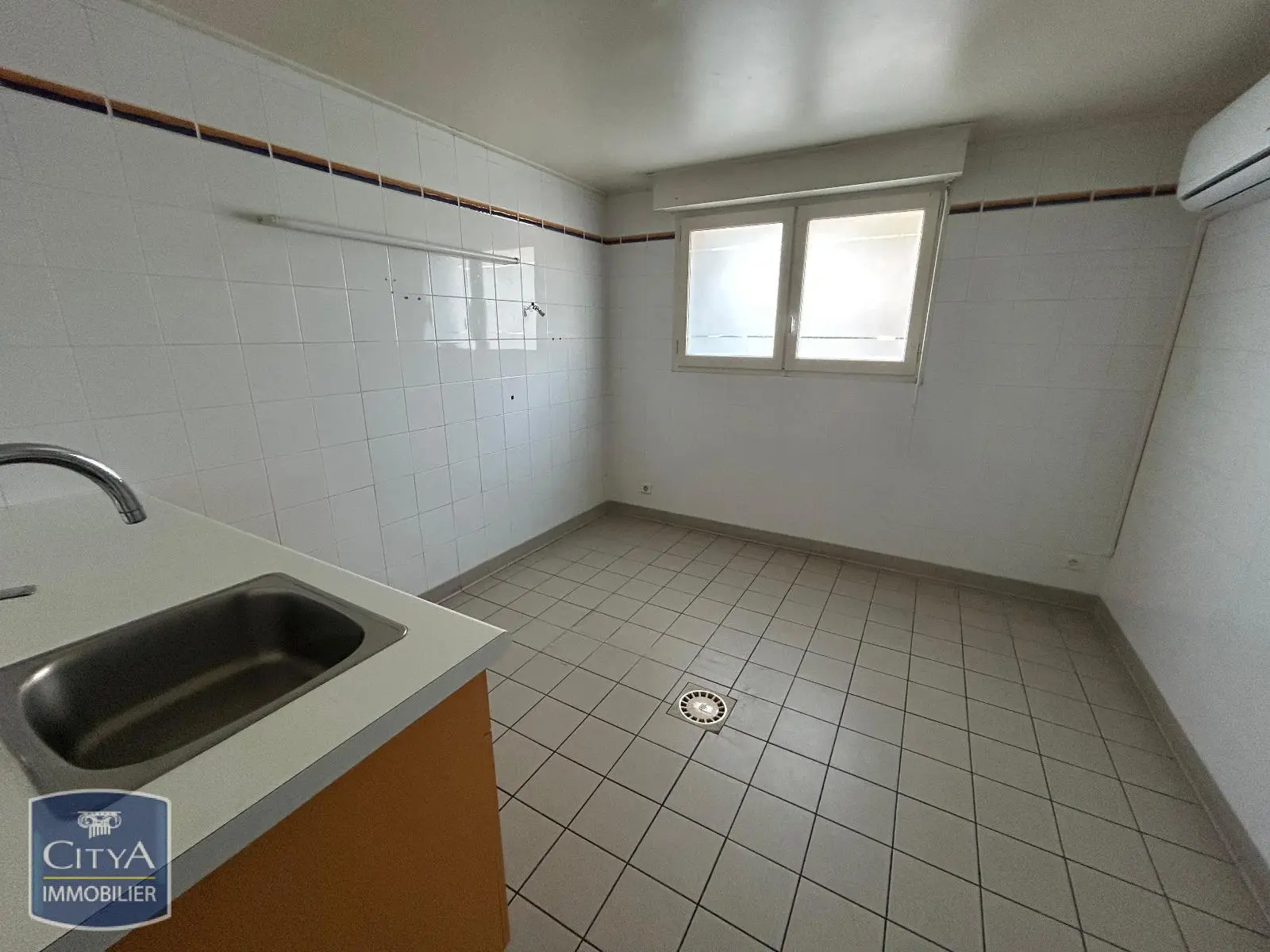 Photo 17 Local Professionnel 158m²