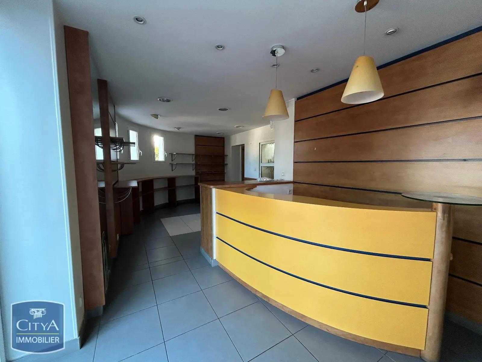 Photo 3 Local Professionnel 158m²