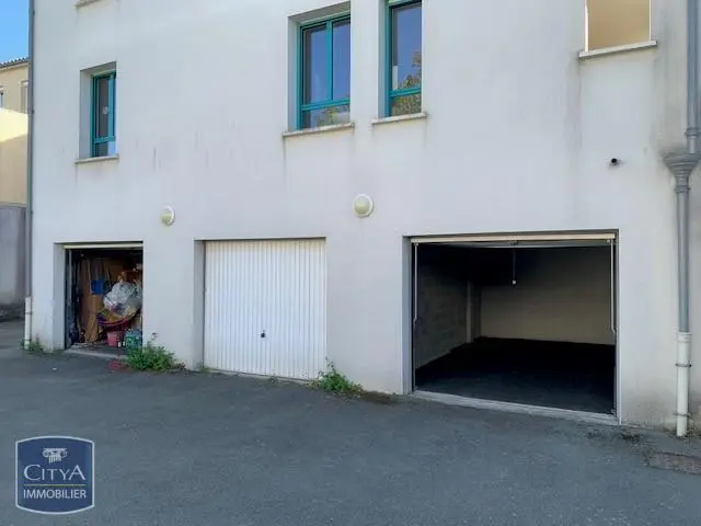 Photo 1 Parking