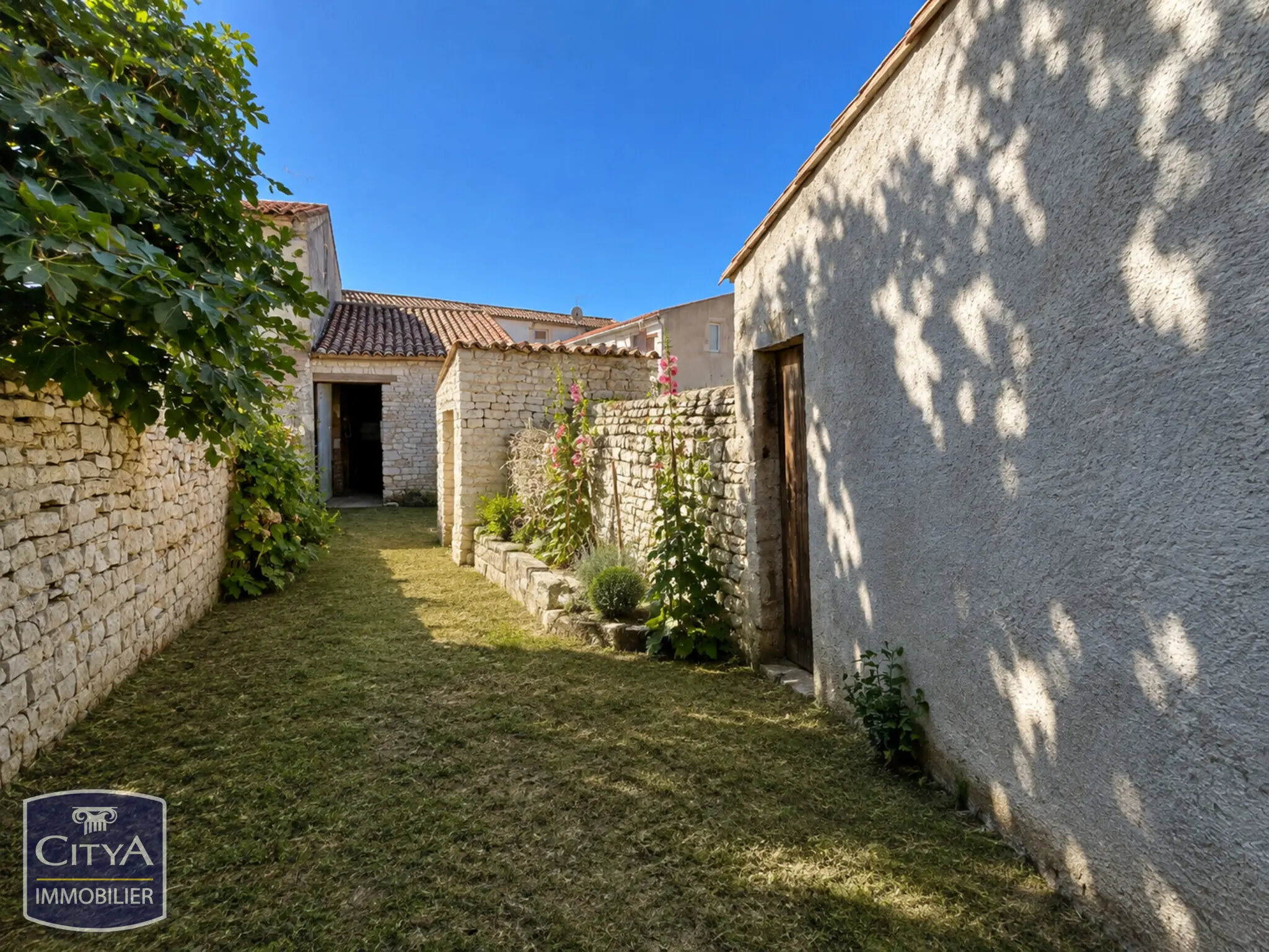 Photo 11 Maison 8 pièces 265m²