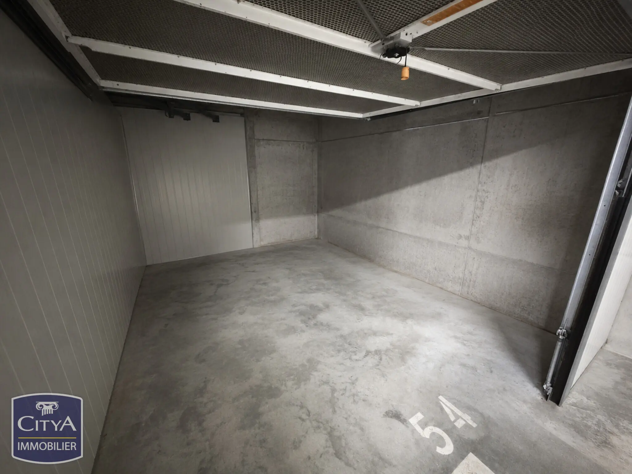 Photo 1 Parking 16.45m²