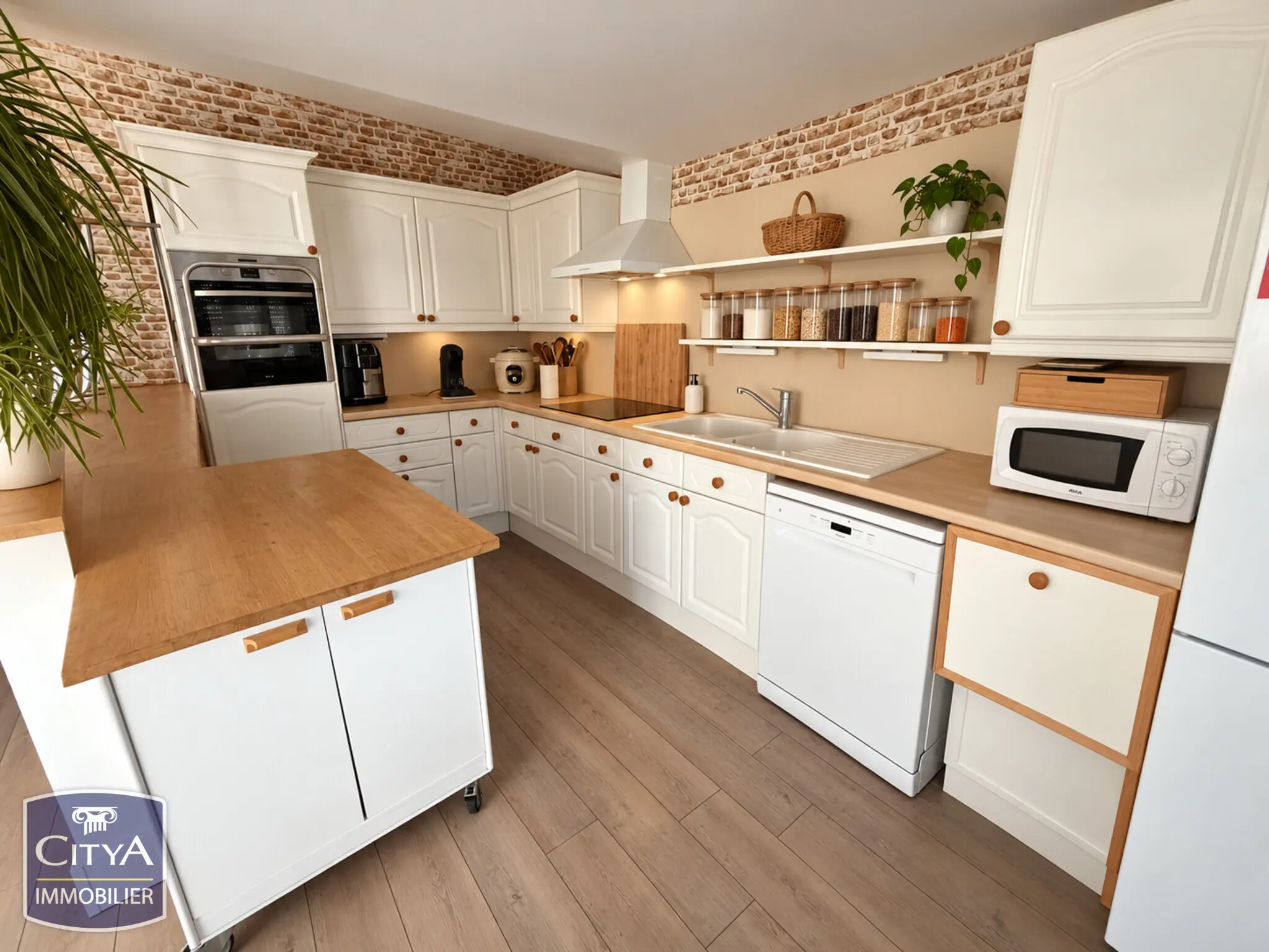 Photo 3 Immeuble 330m²