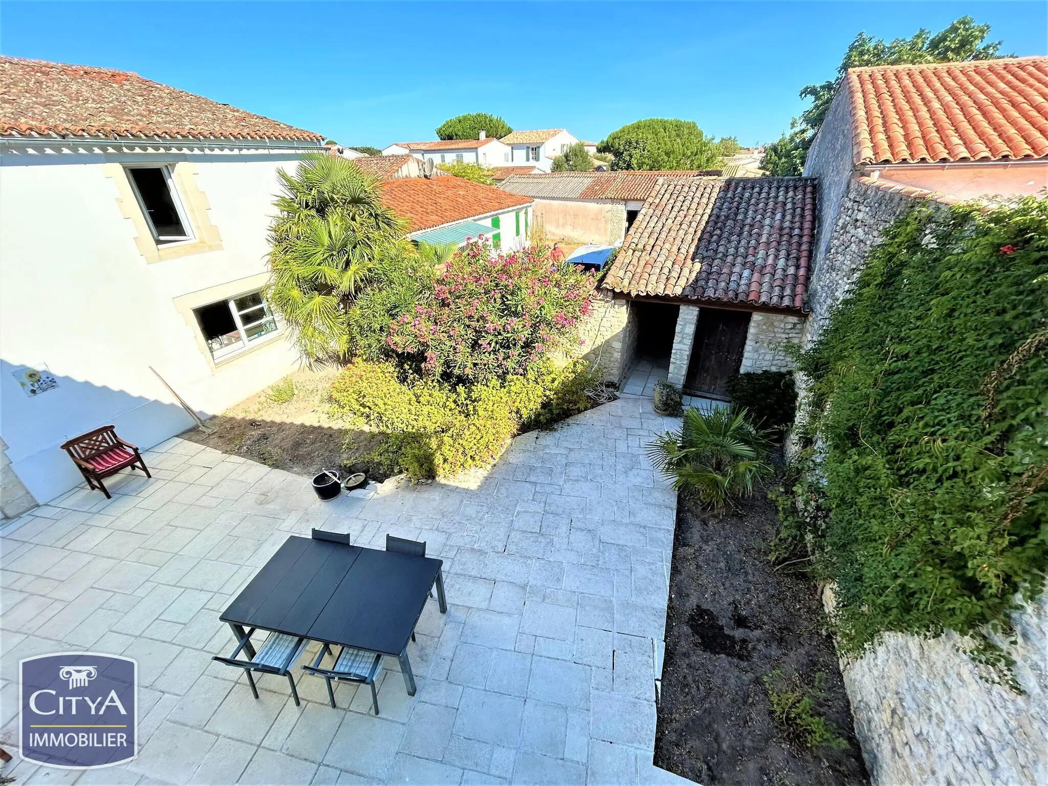 Photo 2 Maison 8 pièces 265m²