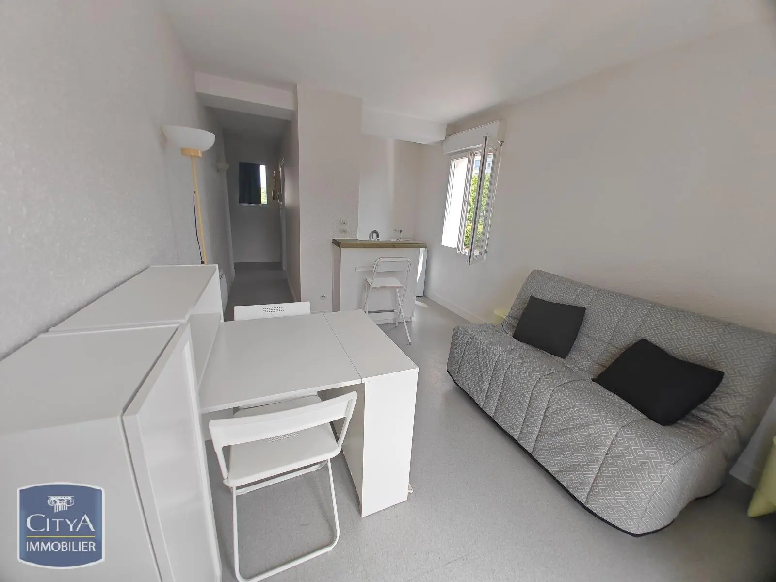 Photo 2 Appartement 1 pièce 24.59m²