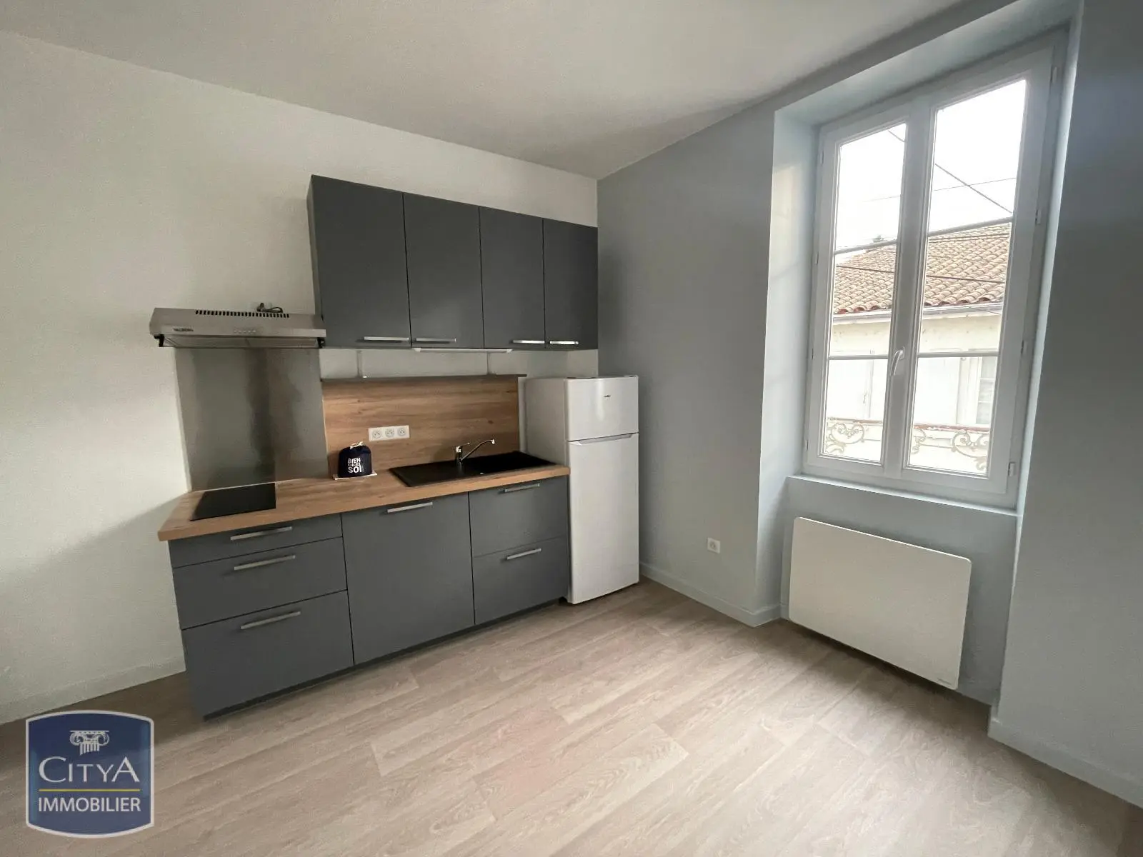 Photo 2 Appartement 1 pièce 23.9m²