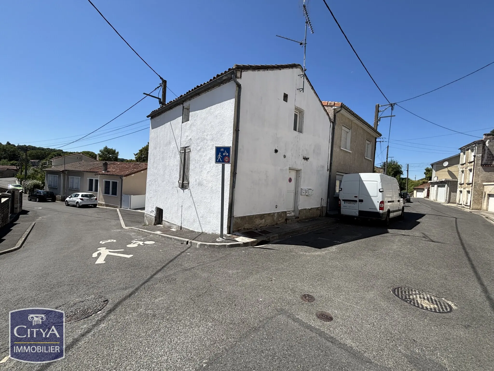 Photo 1 Immeuble 100m²