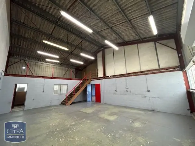 Photo 11 Local Commercial
