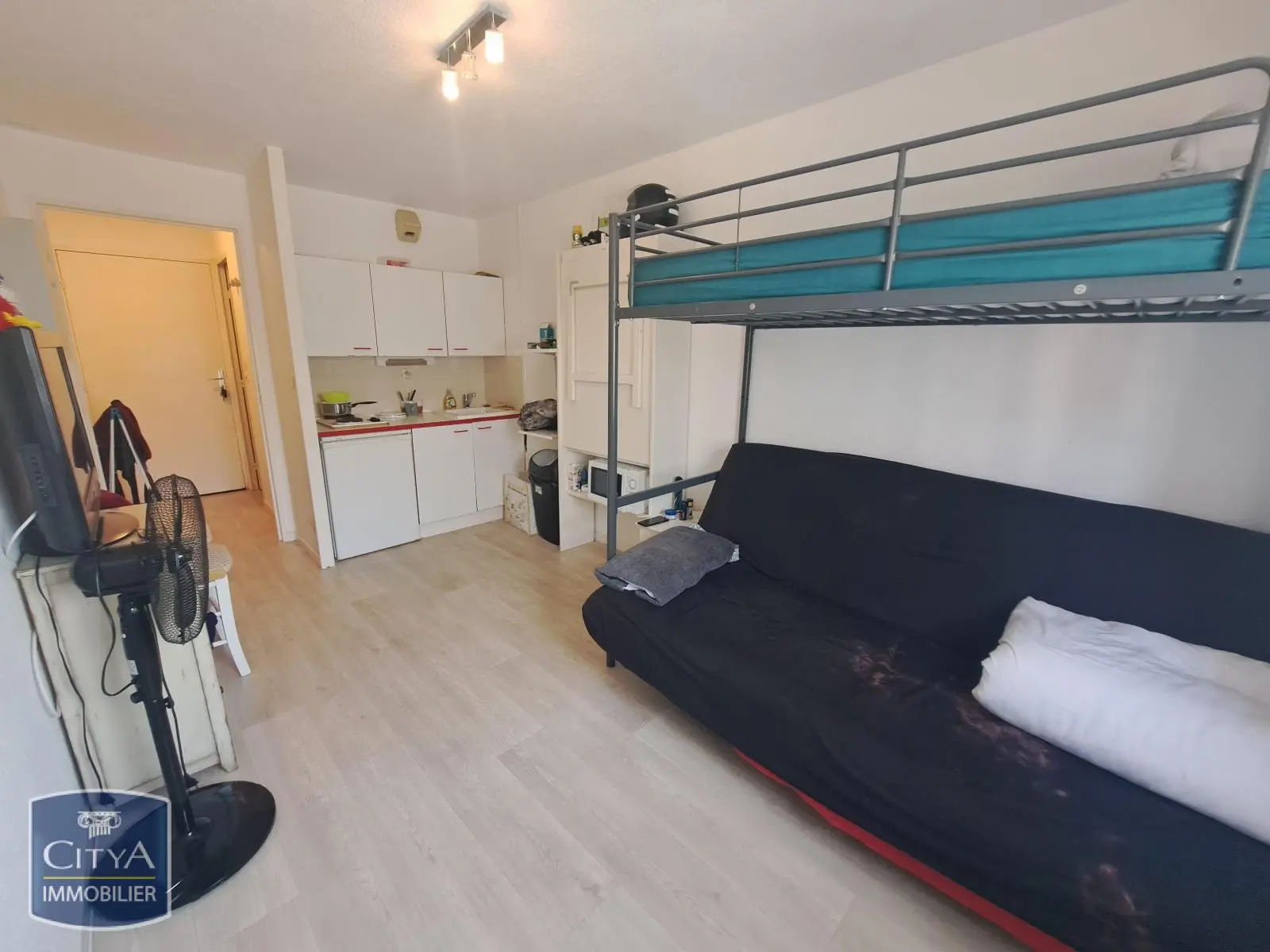 Photo 1 Appartement 1 pièce 16.78m²