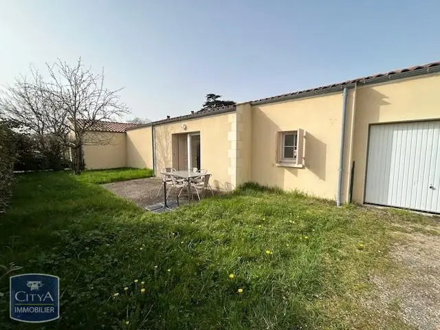 Photo 1 Appartement 1 pièce 32.68m²