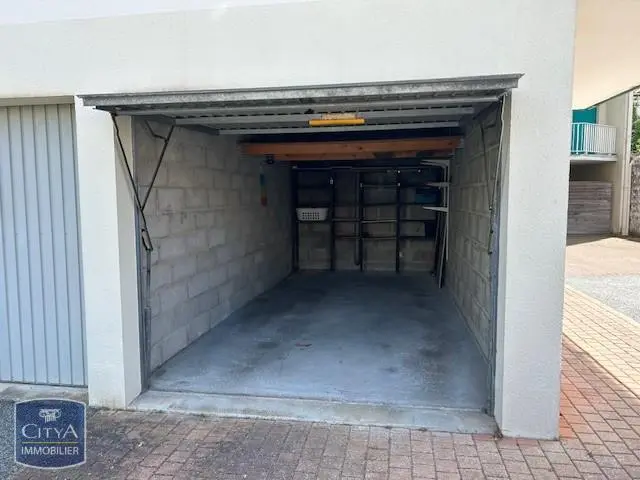 Photo 4 Parking