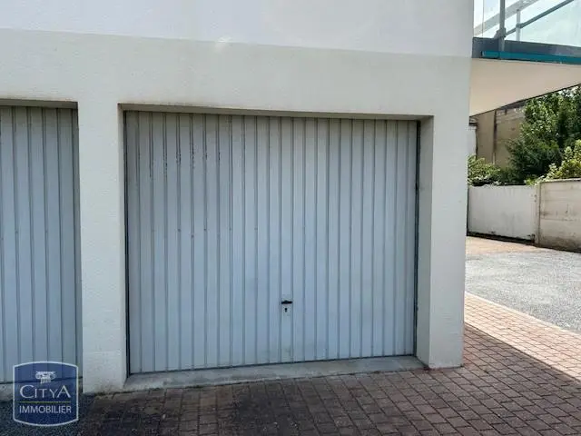 Photo 5 Parking