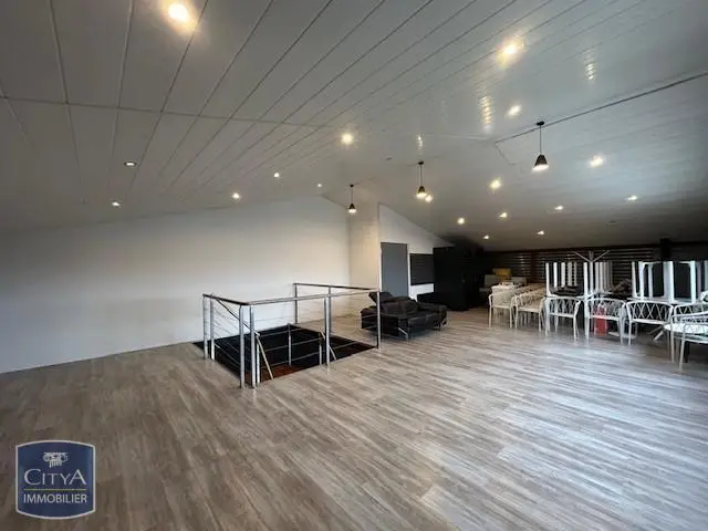 Photo 6 Local Commercial