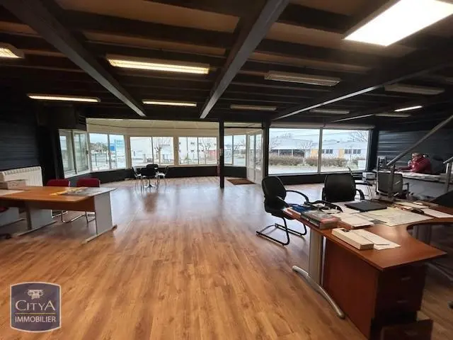 Photo 3 Local Commercial