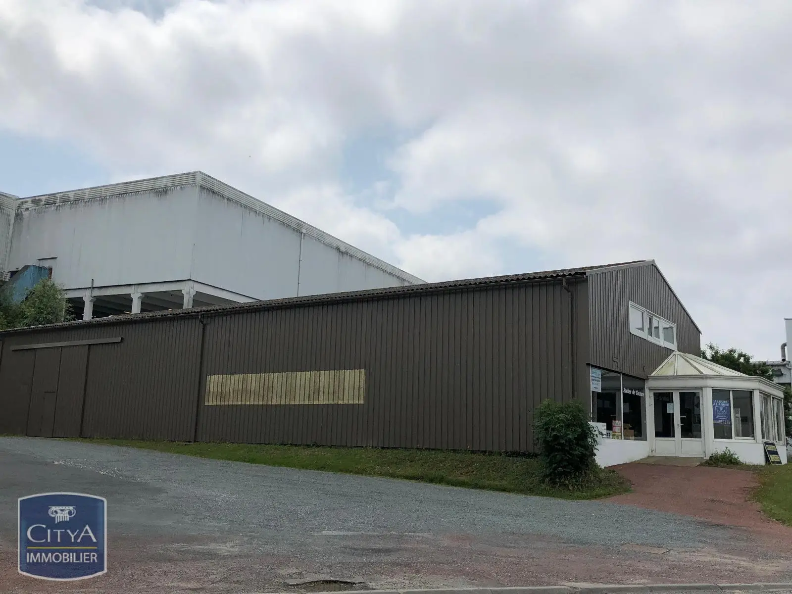 Photo 12 Local Commercial