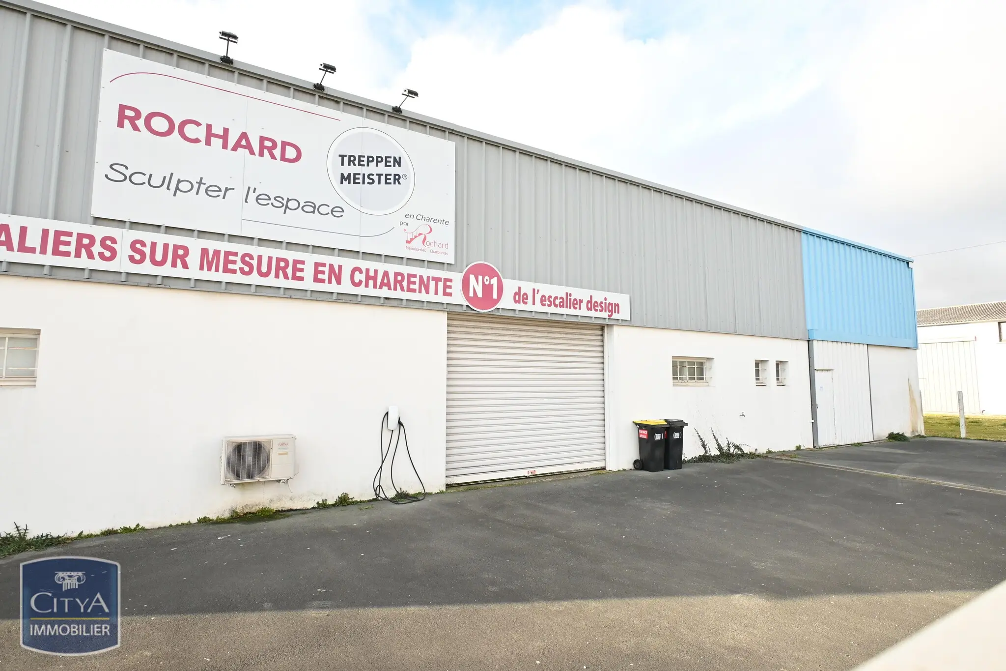 Photo 2 Local Professionnel 519m²