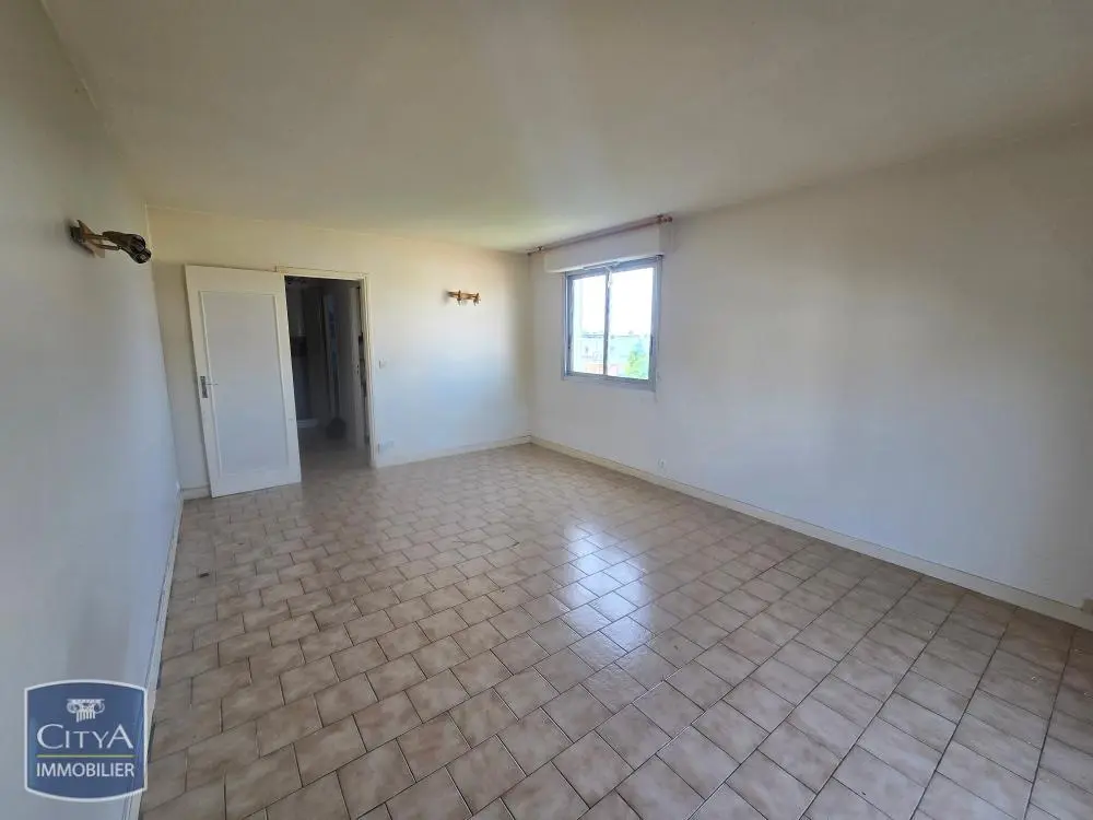 Photo 2 Appartement 1 pièce 29.81m²