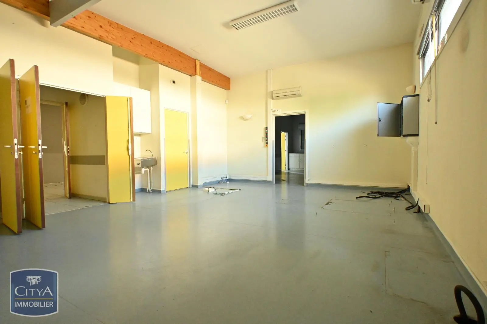 Photo 8 Local Professionnel