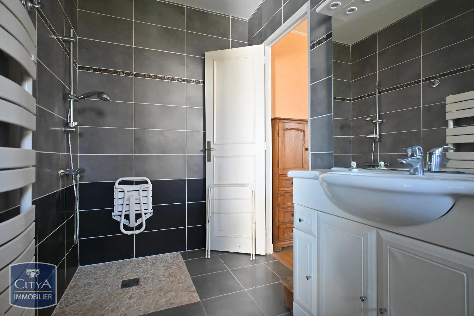 Photo 15 Maison 4 pièces 197m²