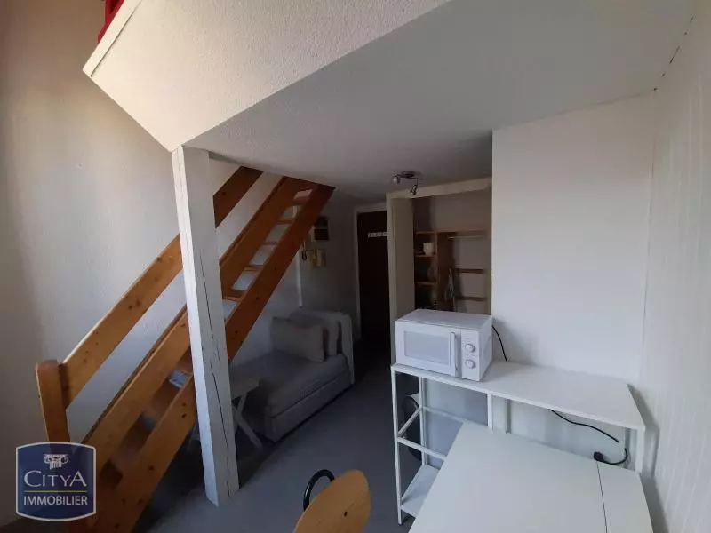 Illustration pour Appartement 1 pièce 17m² Photo Appartement 1 pièce 17m²