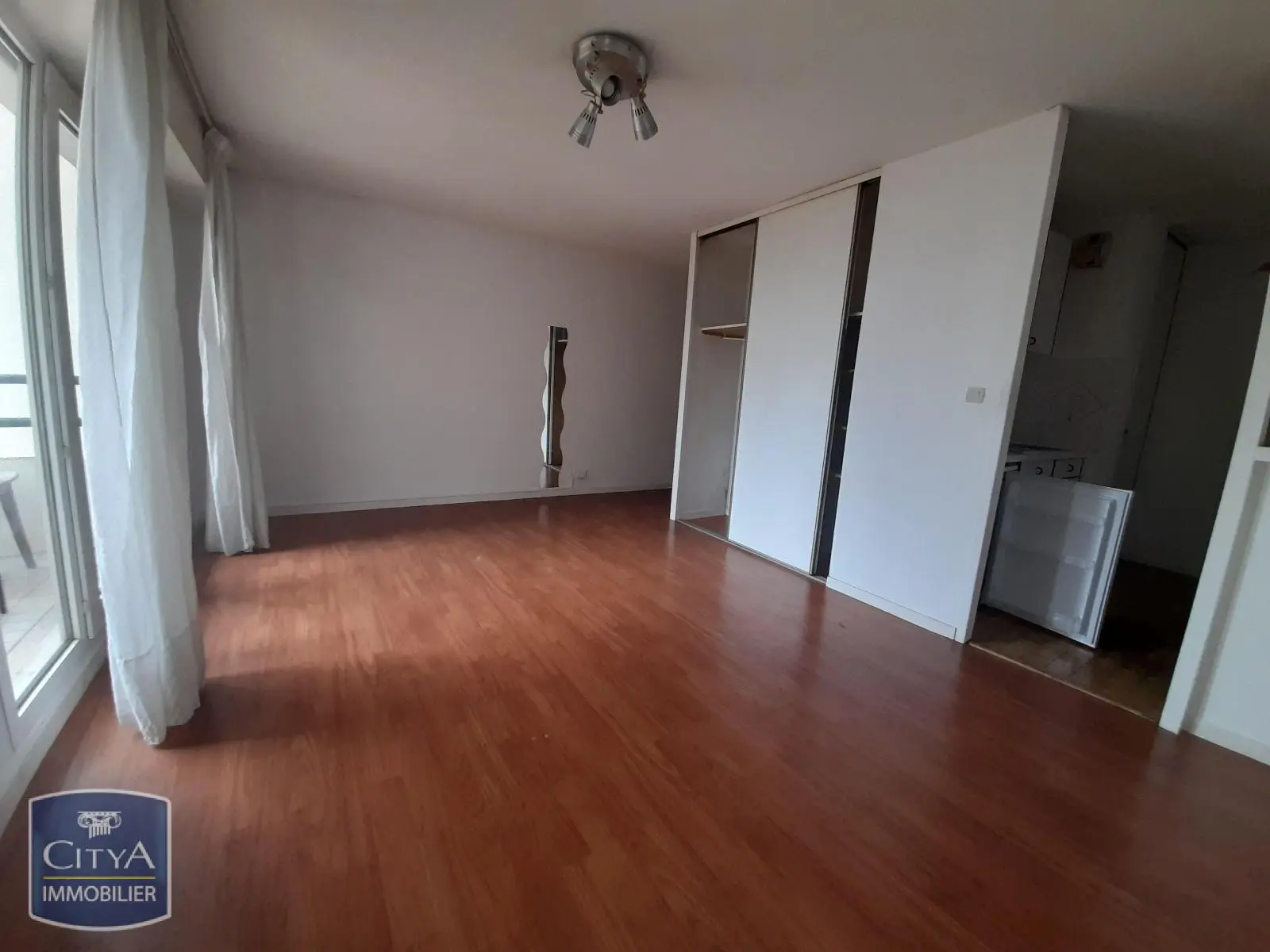 Photo 1 Appartement 1 pièce 32.27m²