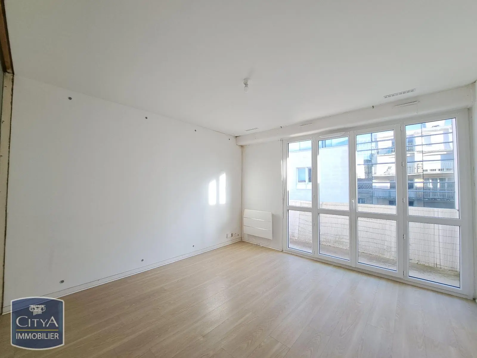 Photo 2 Appartement 1 pièce 23.93m²