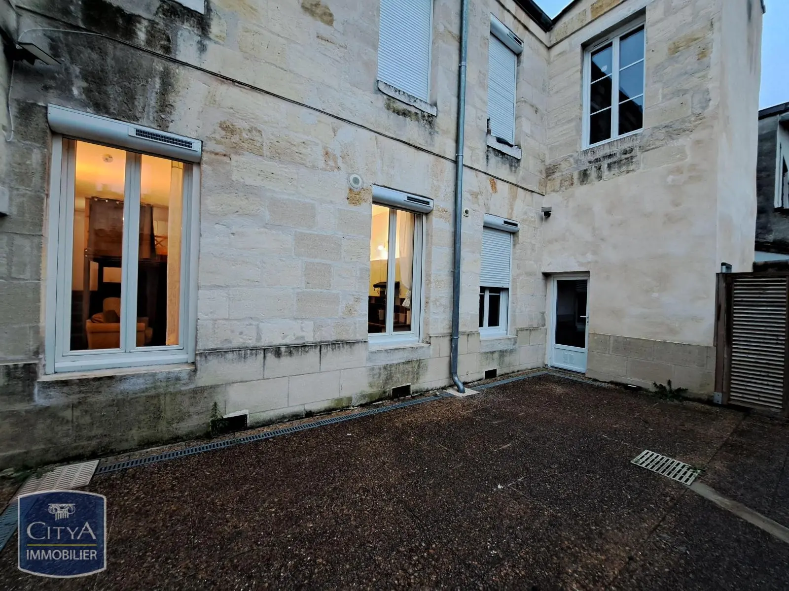 Photo 1 Appartement 1 pièce 30.3m²