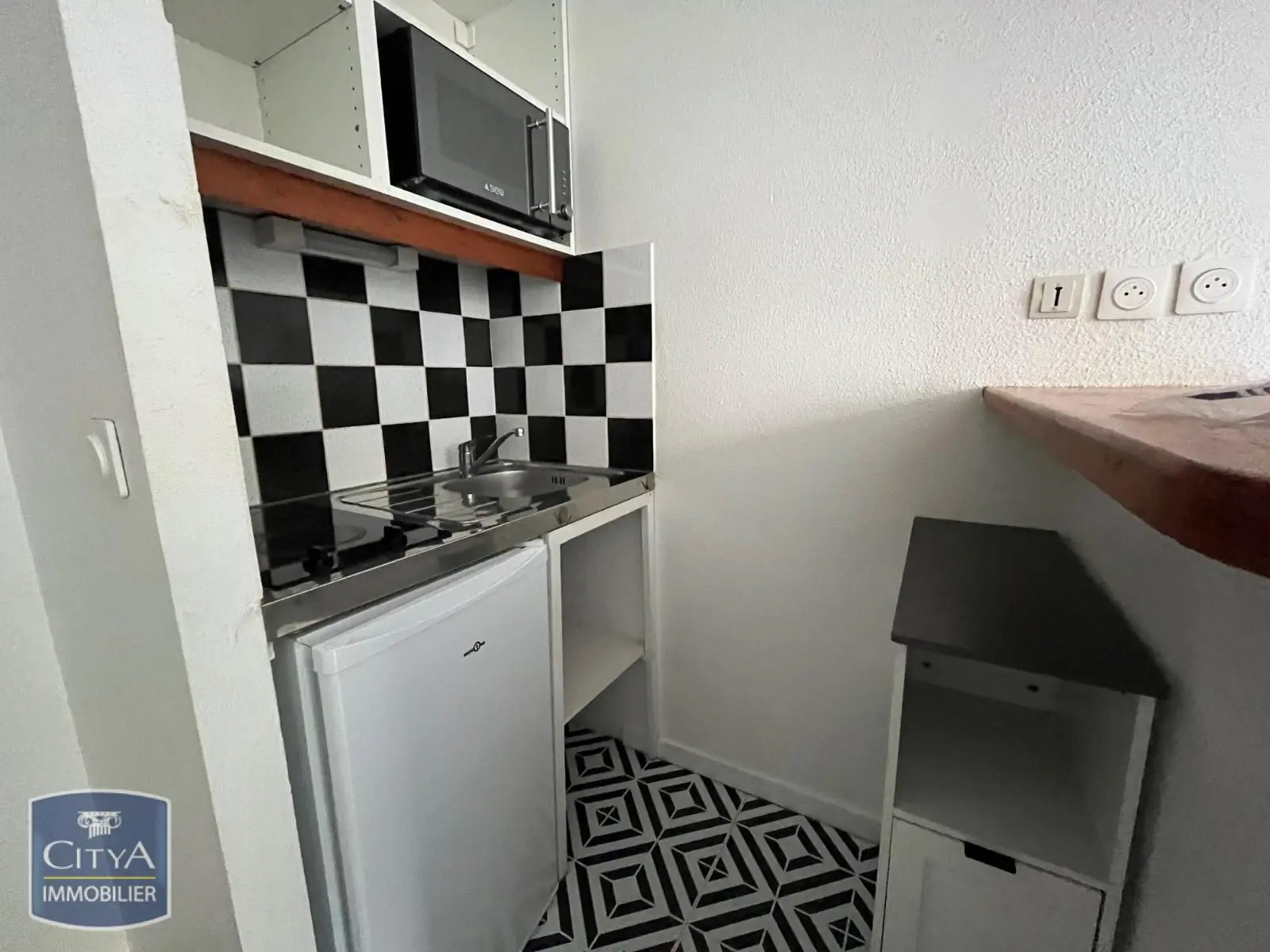 Photo 2 Appartement 1 pièce 18.23m²