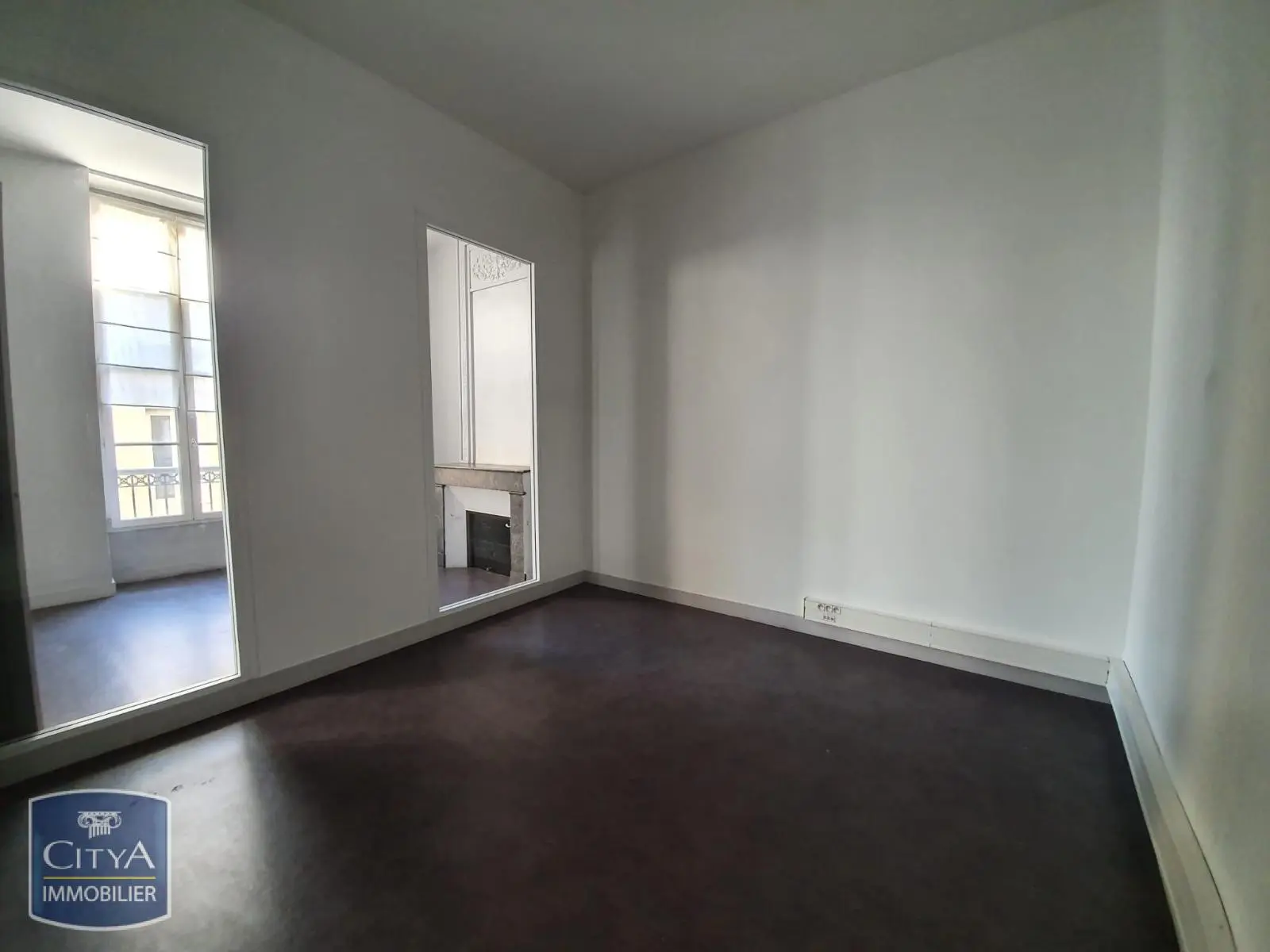 Photo 3 Local Professionnel 142m²