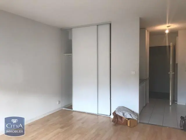 Photo 1 Appartement 1 pièce 22.83m²