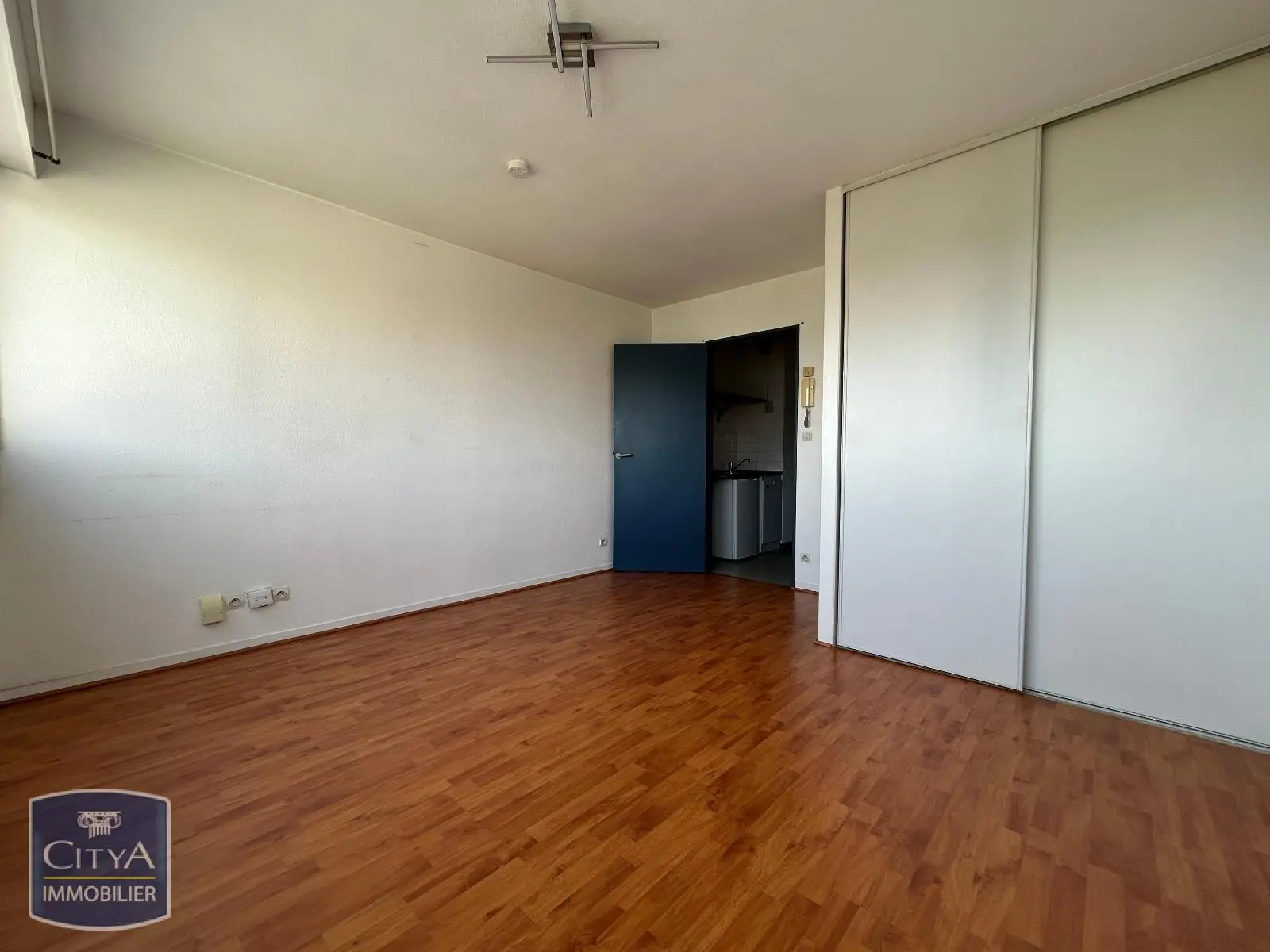 Photo 2 Appartement 1 pièce 22.08m²