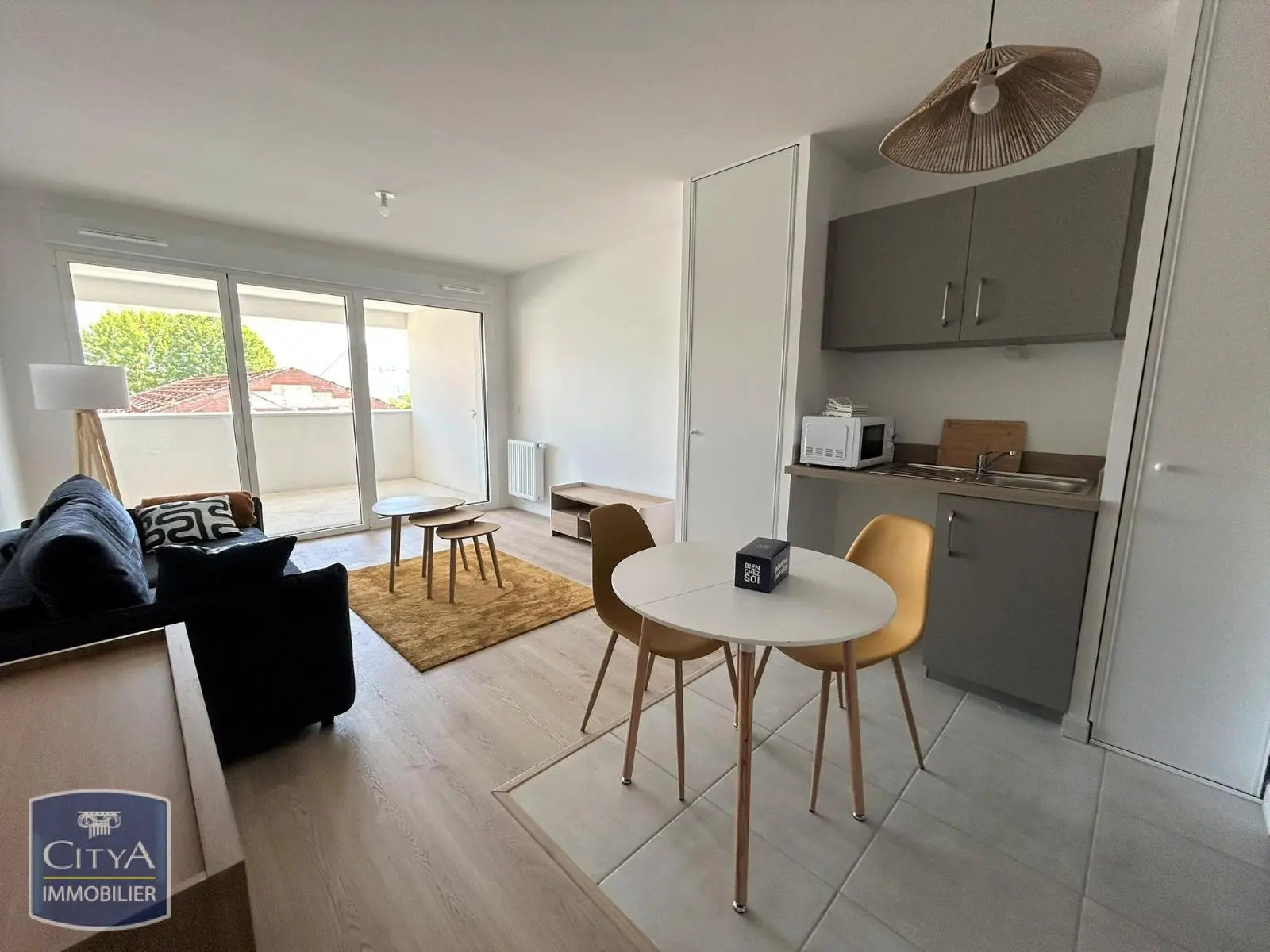 Photo 1 Appartement 1 pièce 32m²