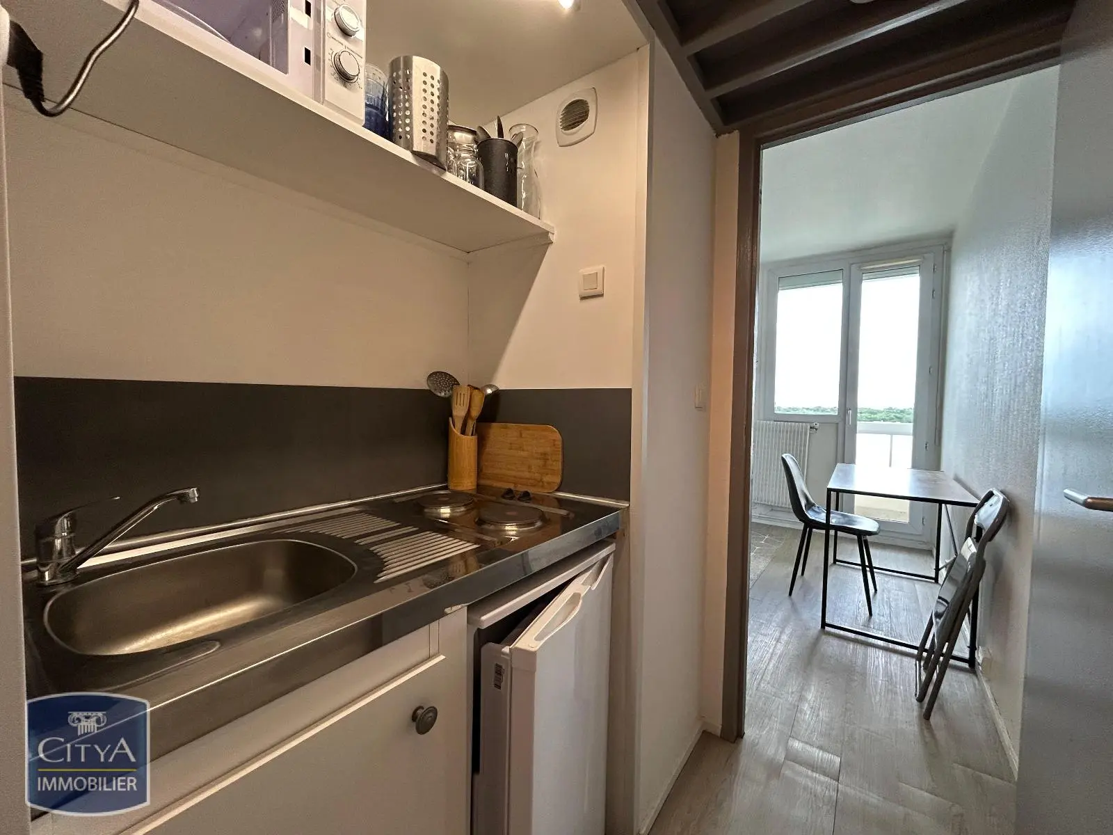 Photo 1 Appartement 1 pièce 14.4m²