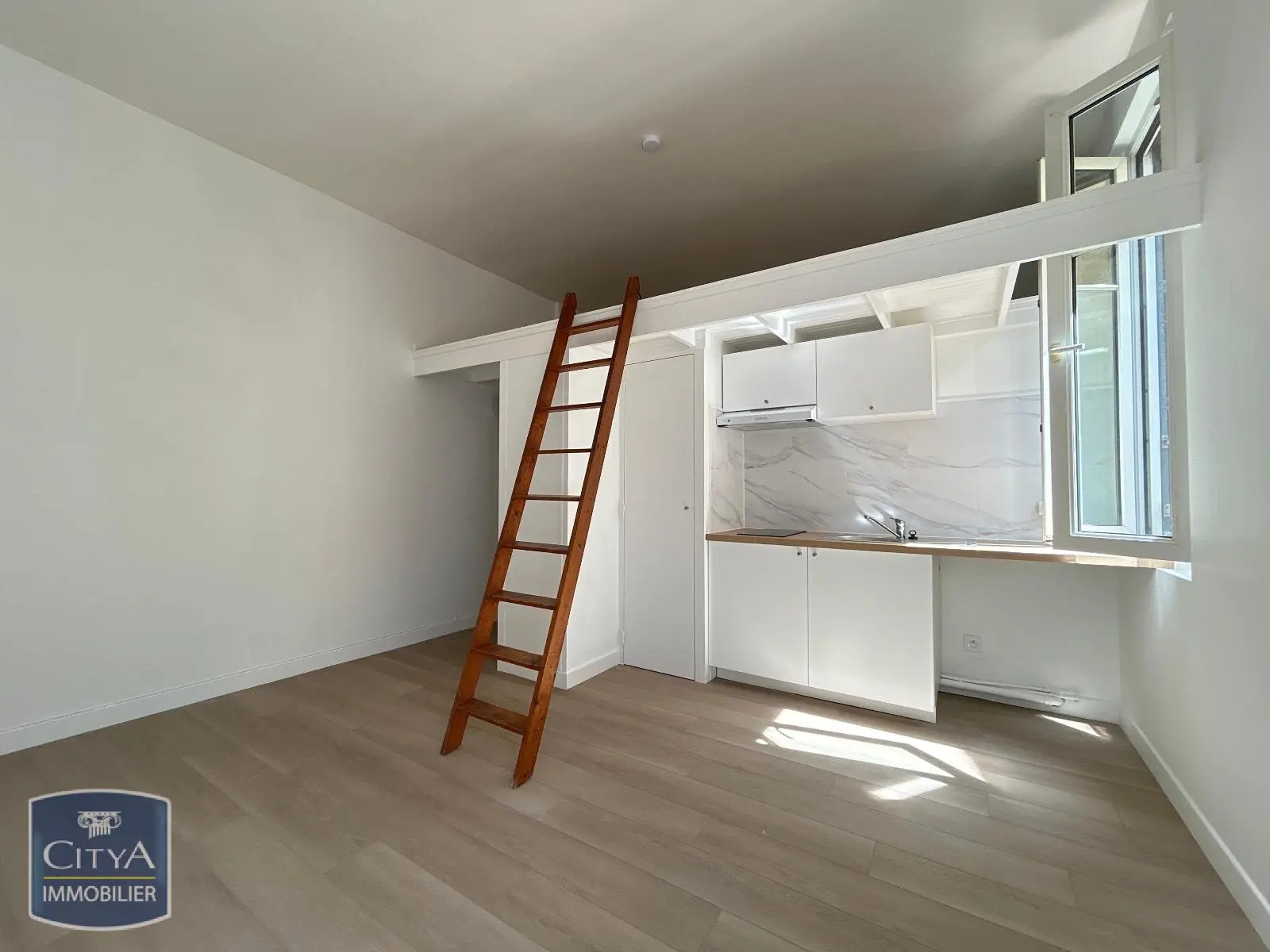 Photo 2 Appartement 1 pièce 15.5m²