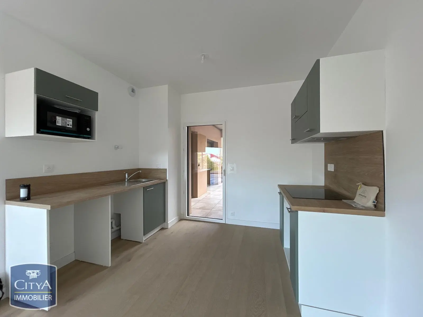 Photo 2 Appartement 4 pièces 97.56m²
