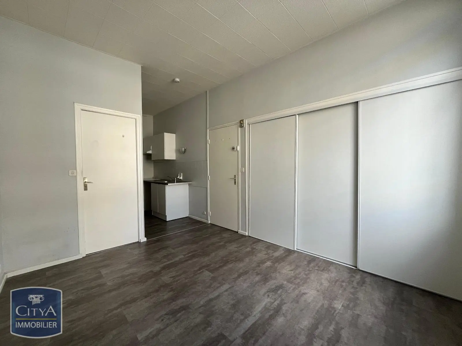 Photo 2 Appartement 1 pièce 20.43m²