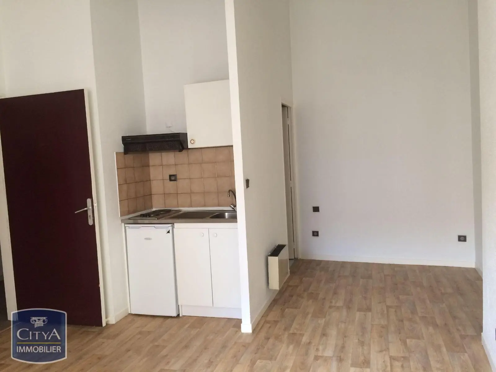 Photo 1 Appartement 1 pièce 23.69m²