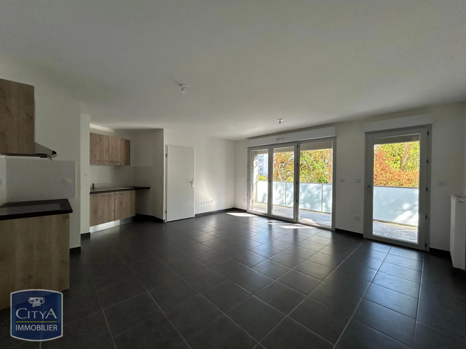 Photo 2 Appartement 5 pièces 93.79m²