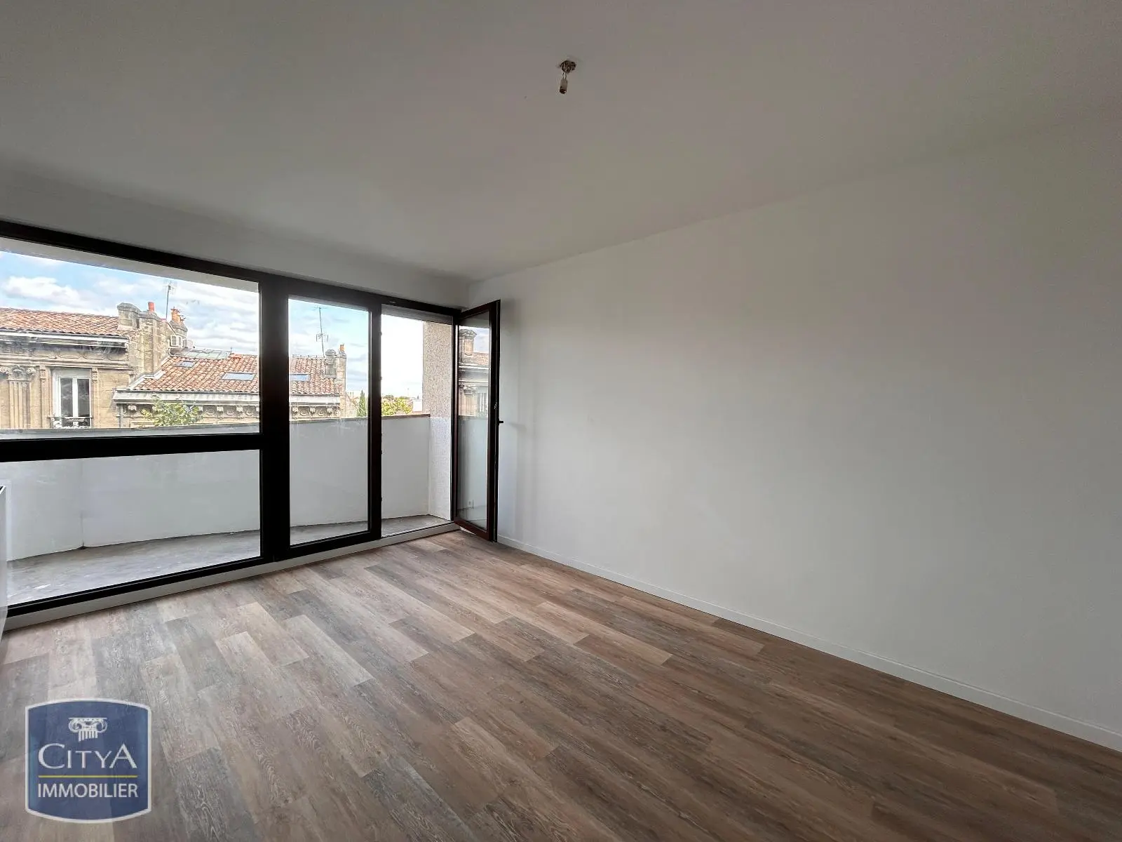 Photo 1 Appartement 1 pièce 28.59m²