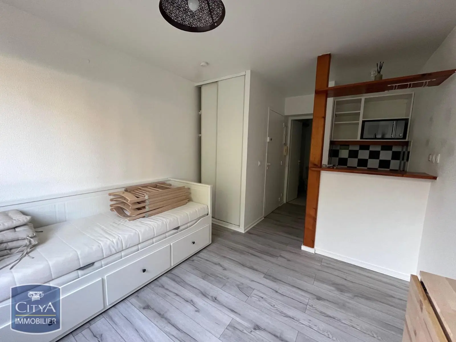 Photo 1 Appartement 1 pièce 18.23m²