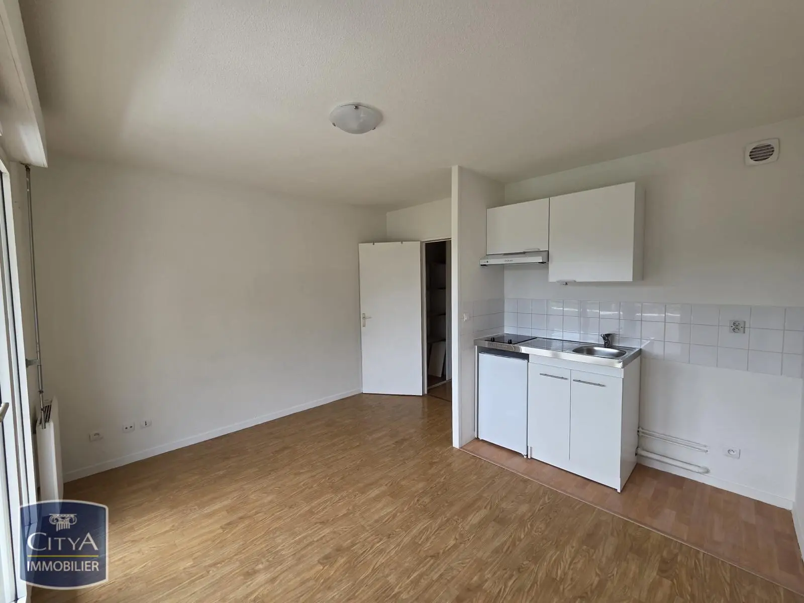 Photo 2 Appartement 1 pièce 22.24m²