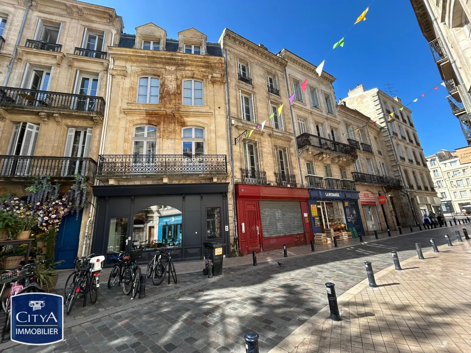 Photo 1 Appartement 1 pièce 23.69m²