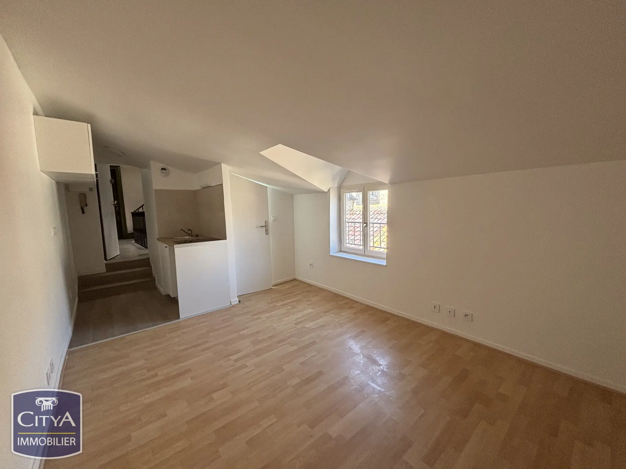 Photo 1 Appartement 1 pièce 13.4m²