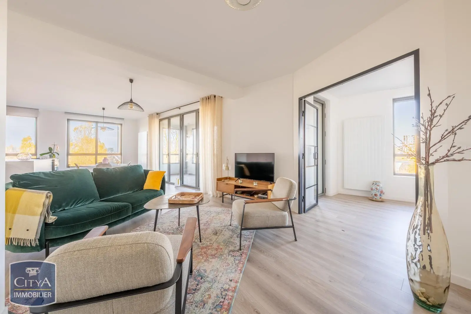 Photo 1 Appartement 4 pièces 93.97m²