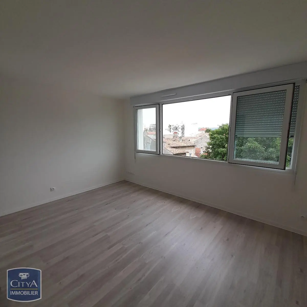 Photo 2 Appartement 1 pièce 22.09m²