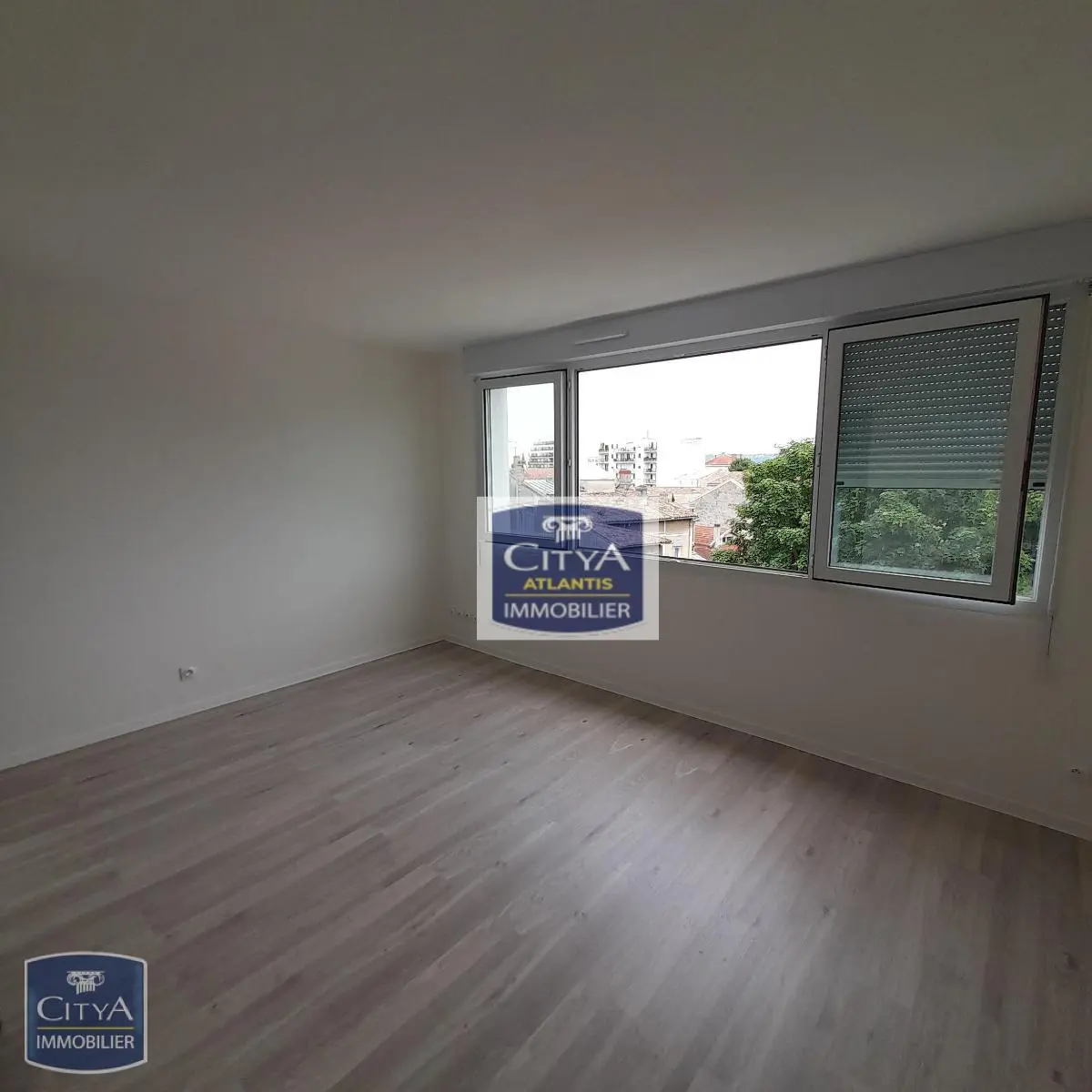 Photo 2 Appartement 1 pièce 22.09m²