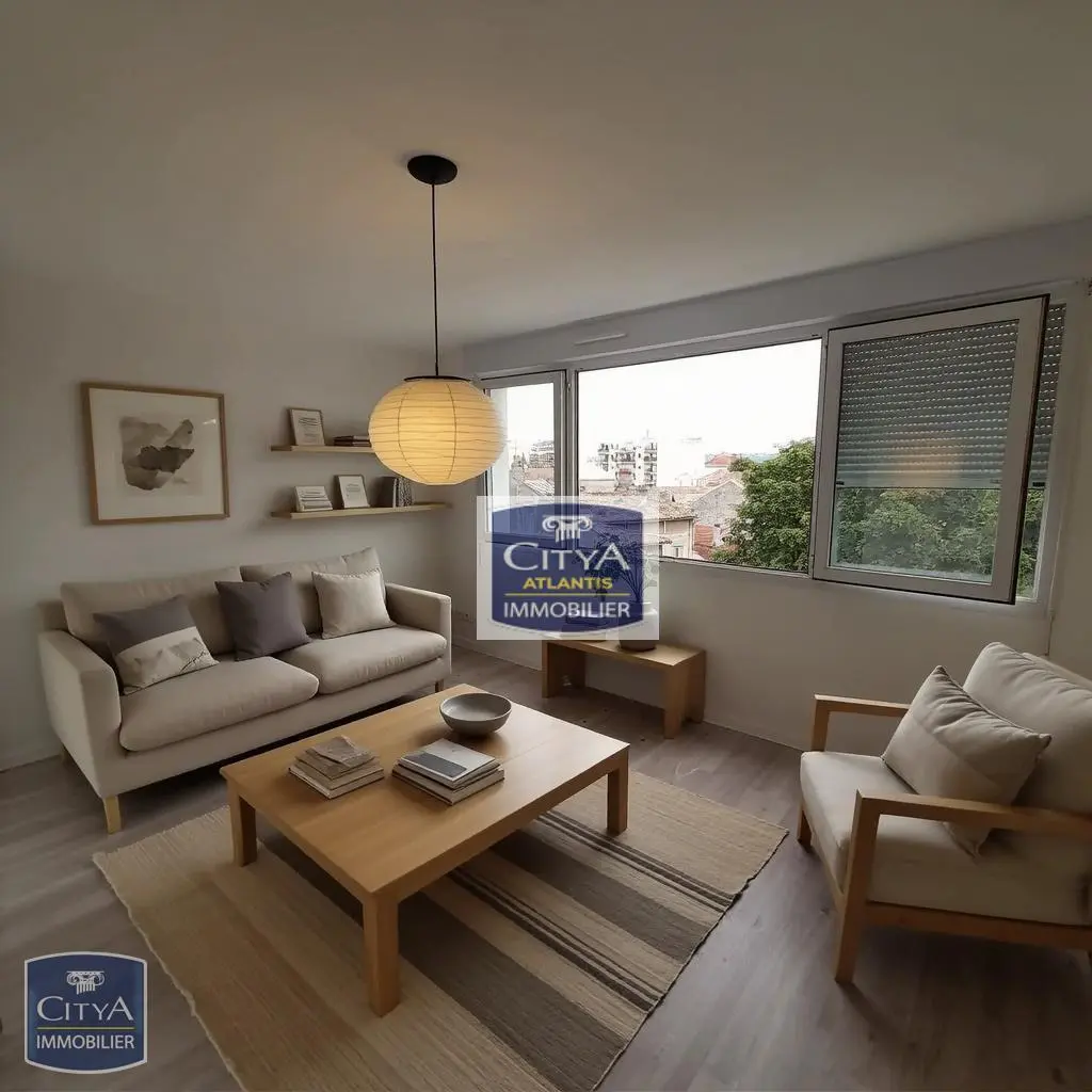 Photo 2 Appartement 1 pièce 22.09m²