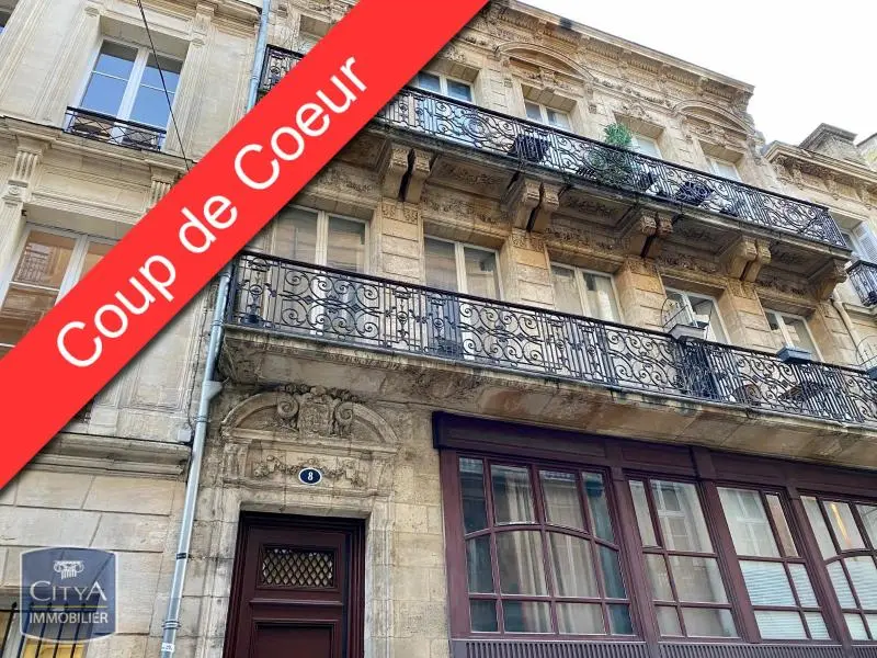 Photo 1 Appartement 1 pièce 23.74m²